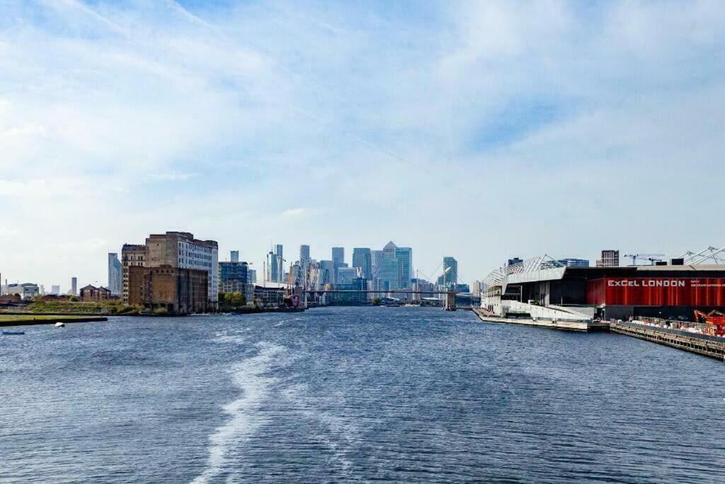 City Escape - Royal Wharf Londýn Exteriér fotografie